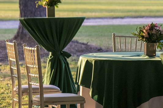 Table setting on the grounds