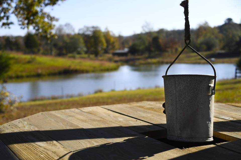 The hanging bucket