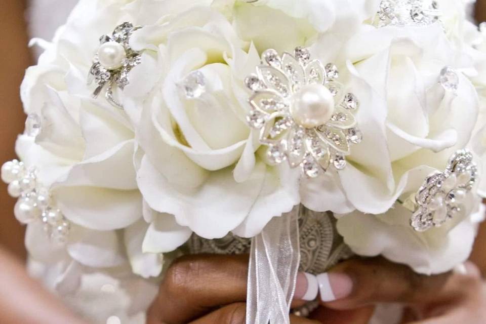 Brooch bouquet