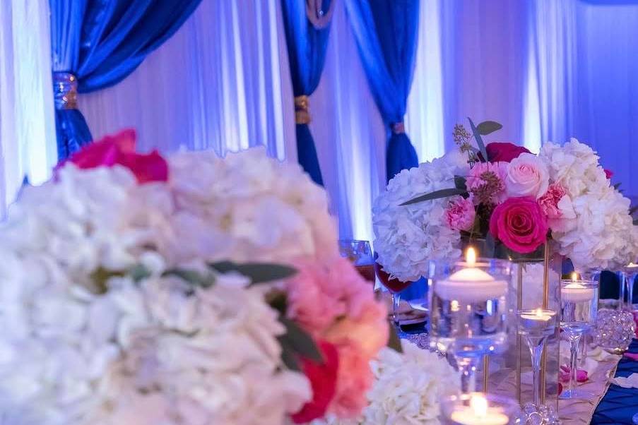 royal blue and pink wedding decorations