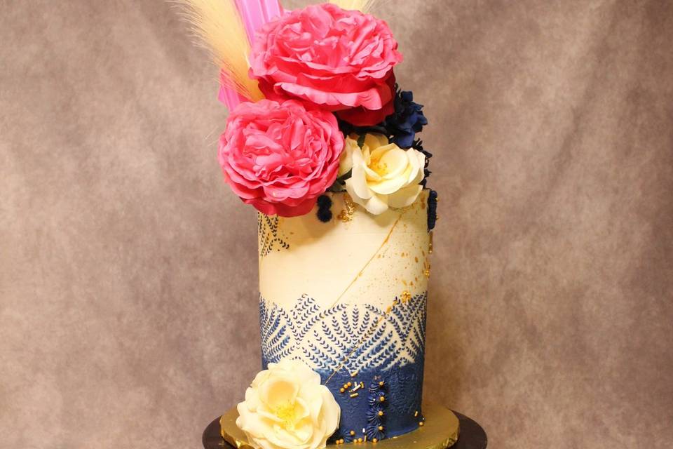 Navy blue, cream & pink cake