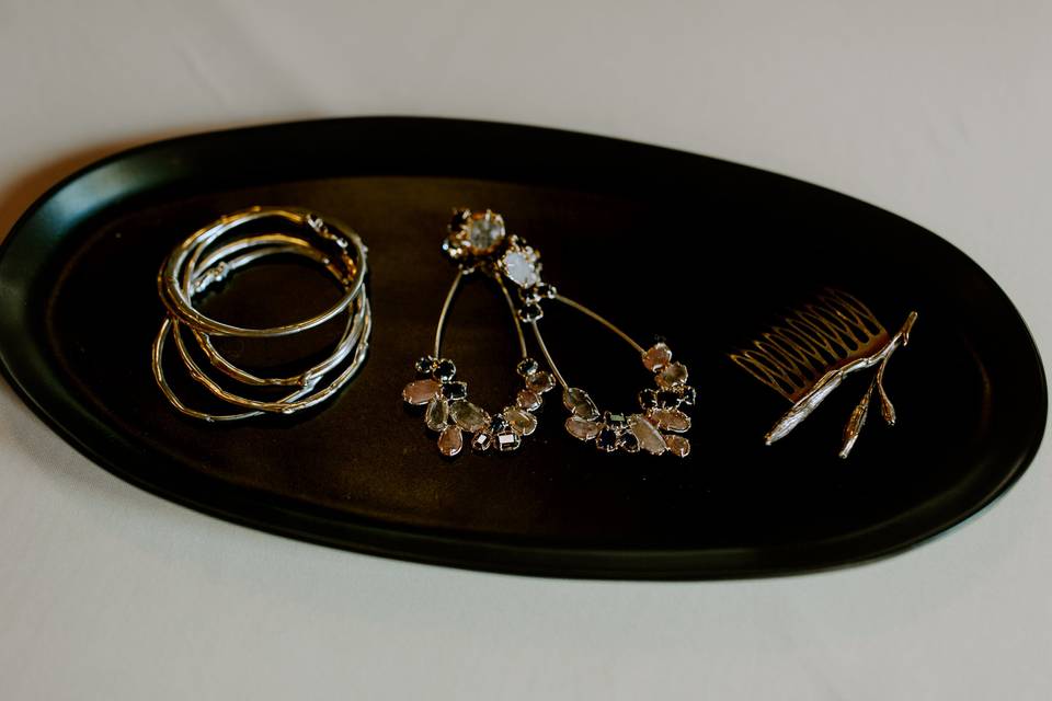 Bridal jewels + hair clip