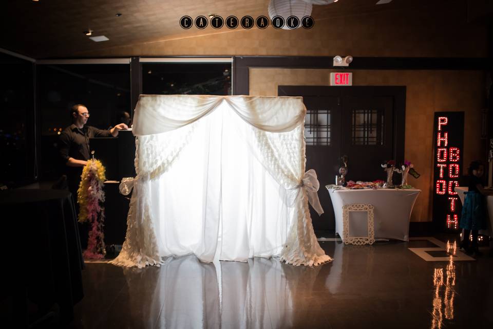 White Wedding Photo Booth by @cateraoke
Photo By #fabulousAlexandJosh