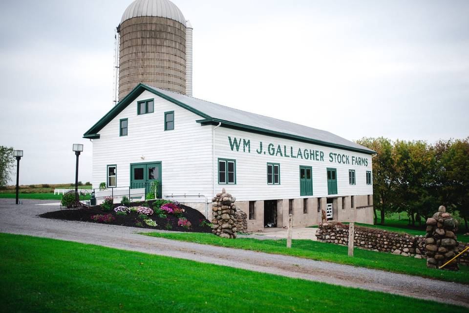 Wedding barn outside