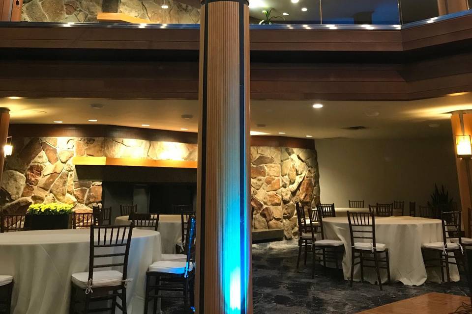 Snowbird pillar uplighting