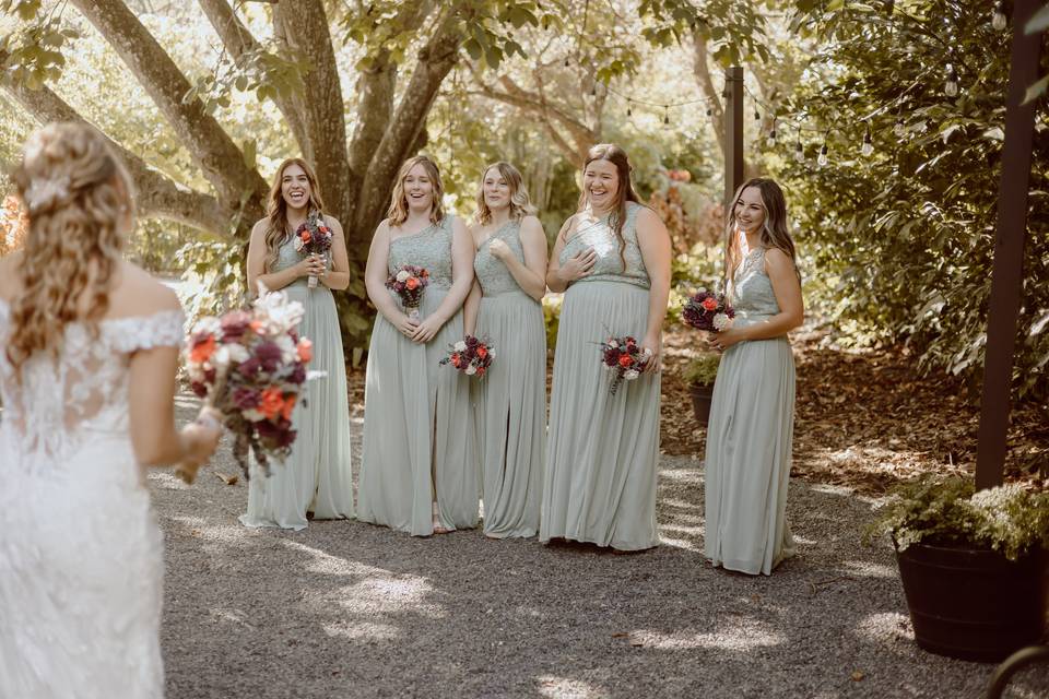 Bridesmaids in the gravel grov