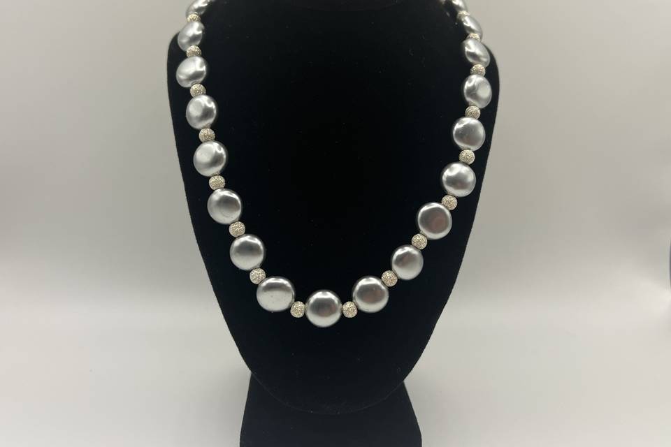Shell pearls with sparkle