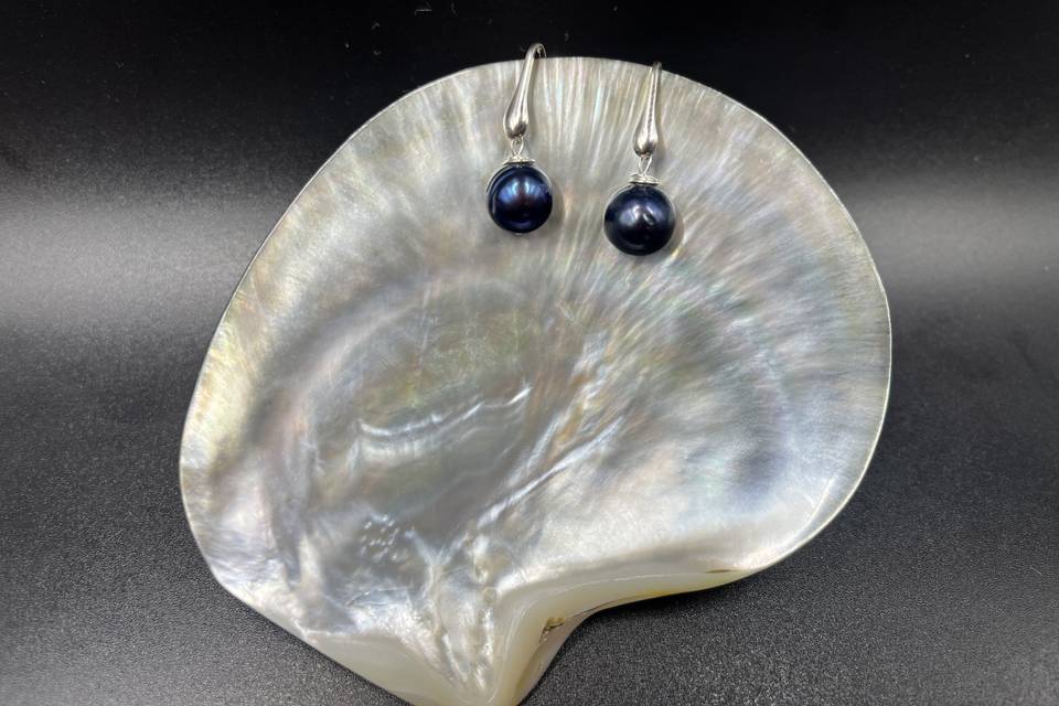 Blue pearl earrings