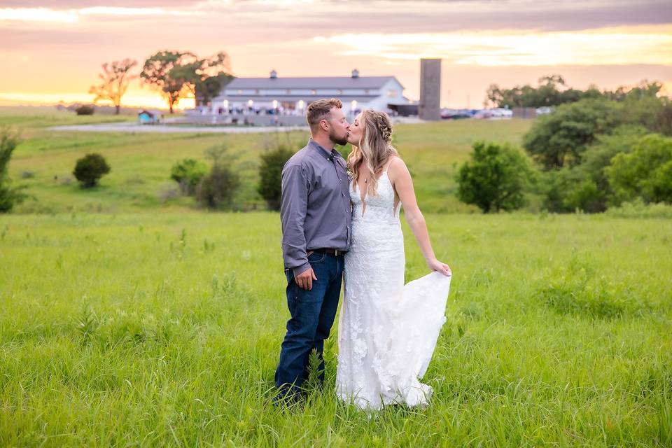 First Look with the groom