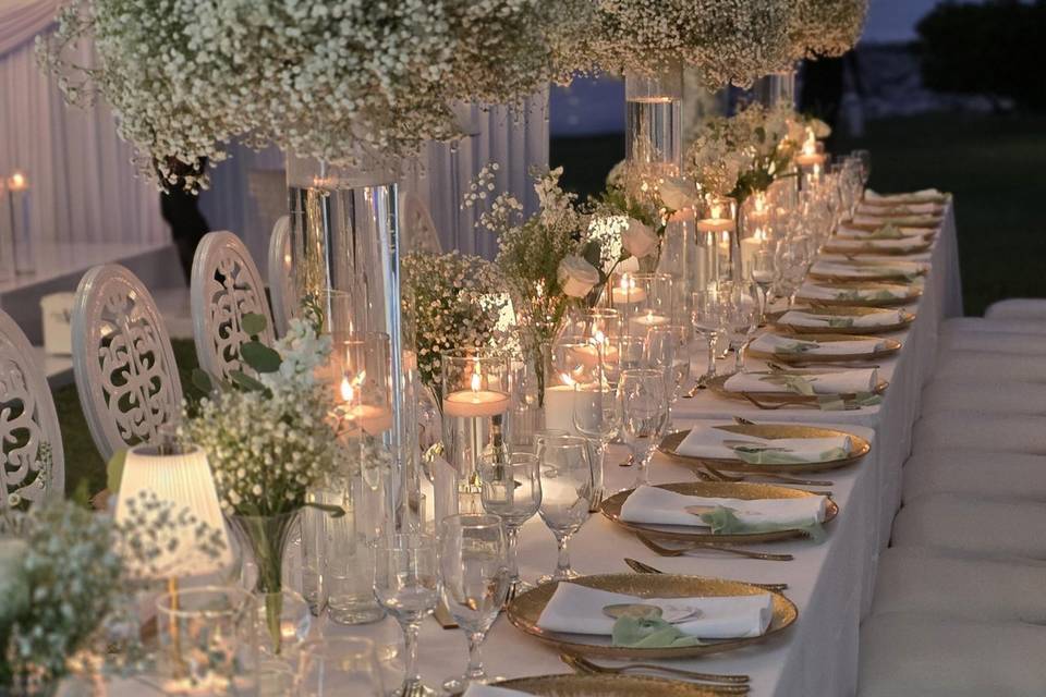 White and gold reception decor