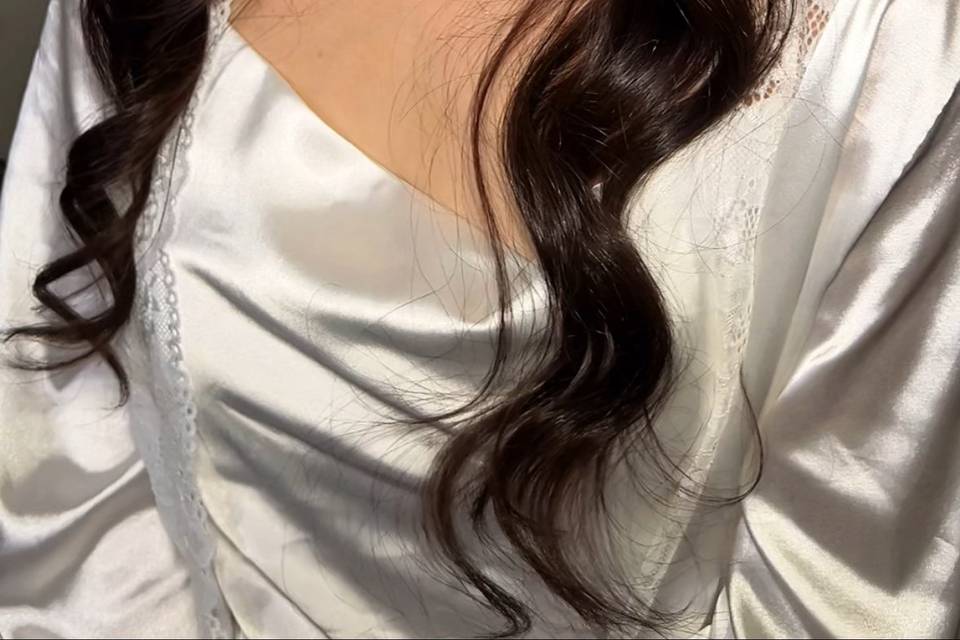 Glowing bridal makeup