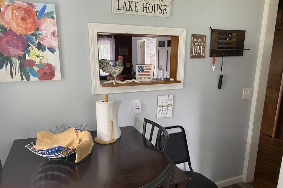 Lakefront - dining area