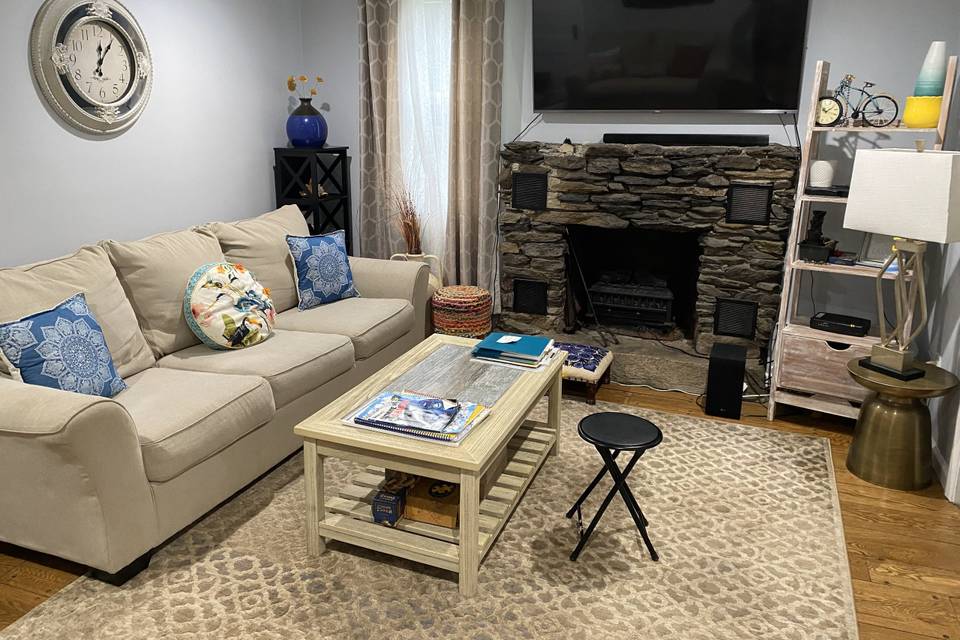 Maplecrest - Living Room
