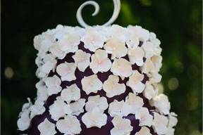 Hand crafted sugar hydrangea blooms | Photo by AC Ellis