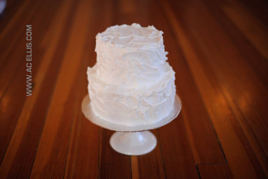 White wedding cake