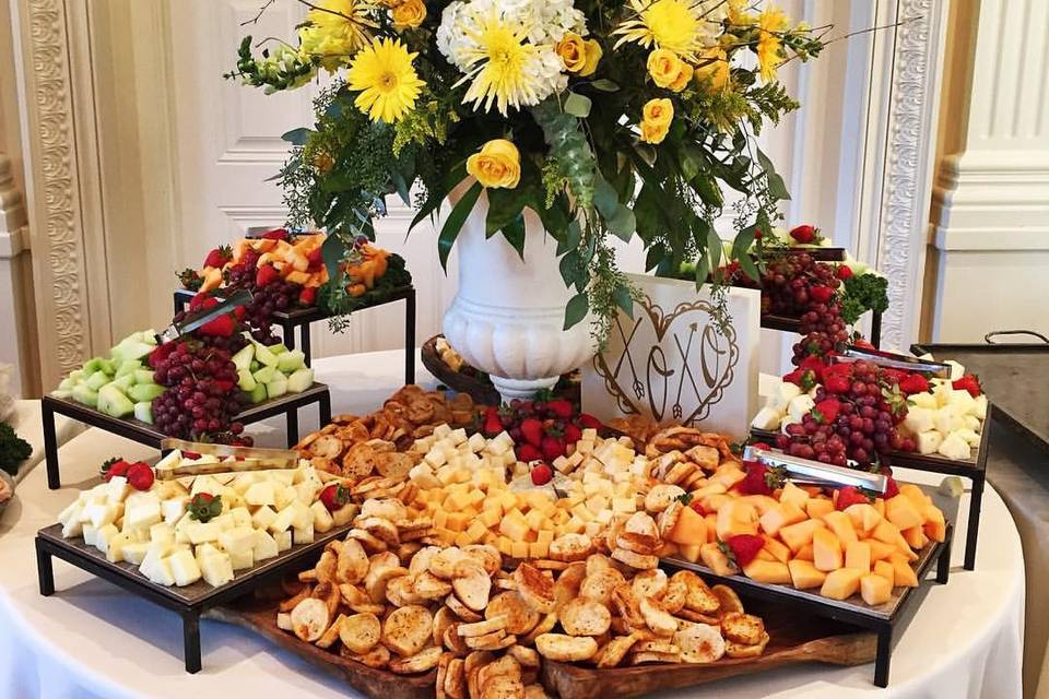 Food and centerpiece