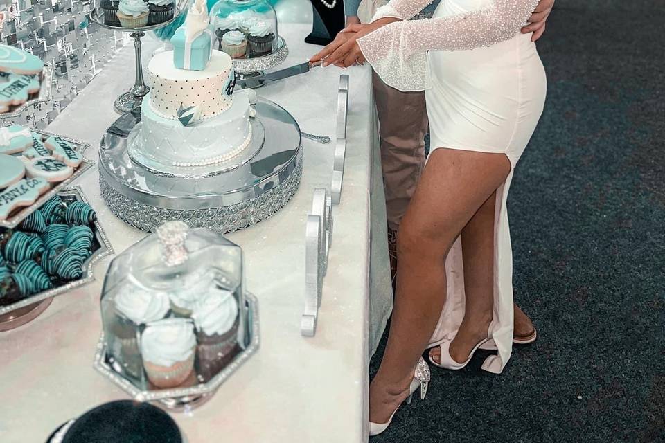 Cake cutting