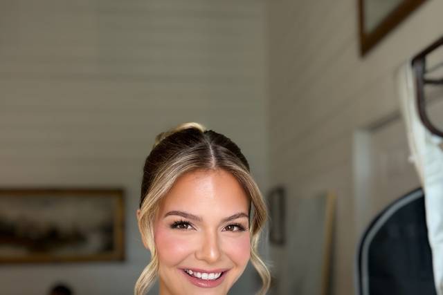 Soft glam bride