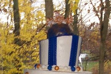 Topsy Turvy wedding cake
