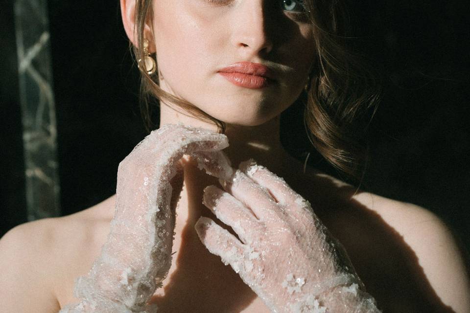 Bridal gloves