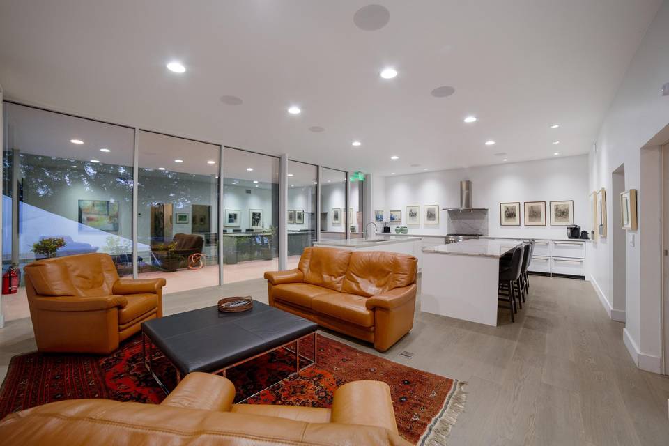 Kitchen Lounge
