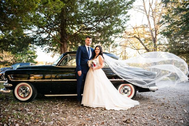 Car and veil - Abigail Read Photography