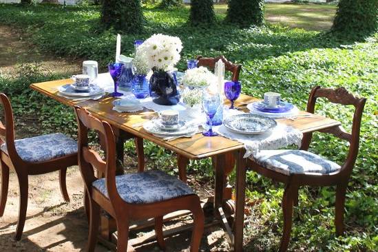 Blue and white table setting