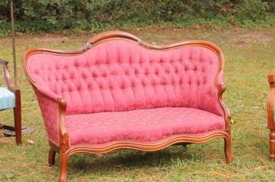 Victorian reddish pink settee