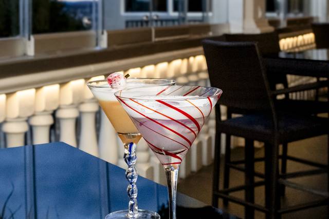 White Cosmopolitan, Westmount