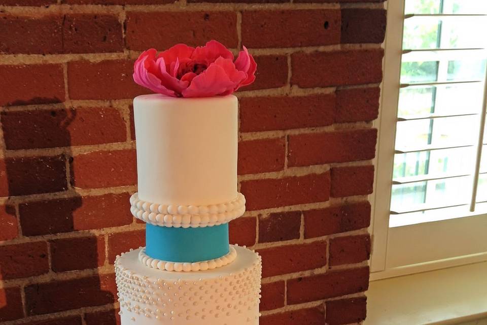 Paisley piping wedding cake