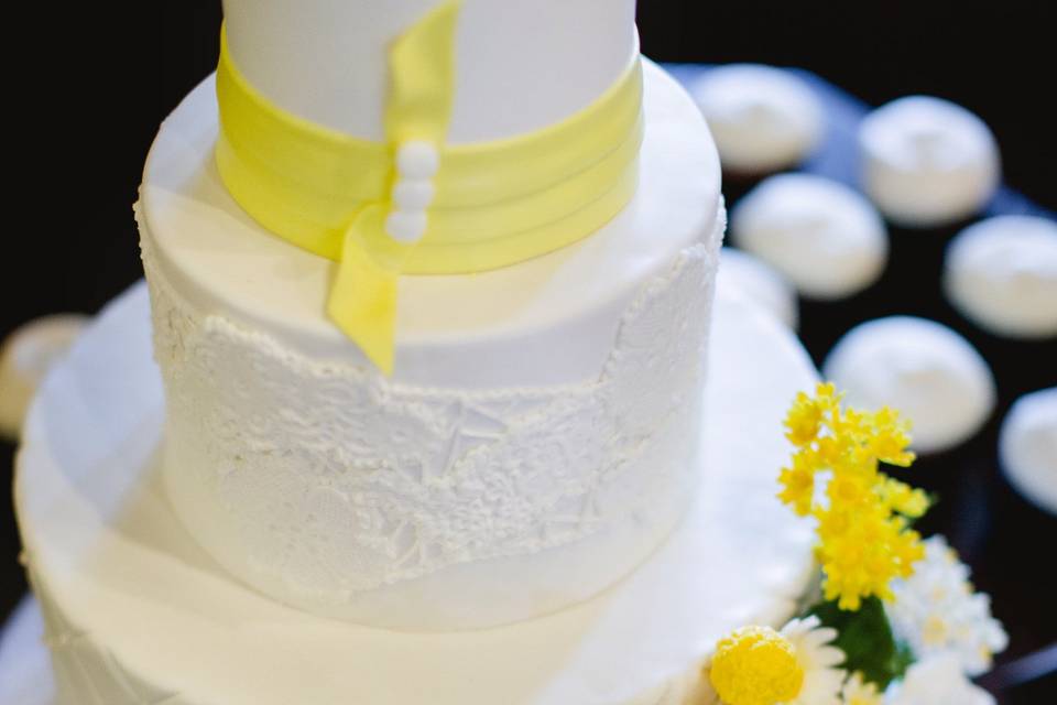 Summer wedding cake