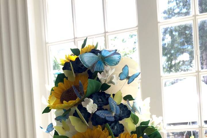 Sugar sunflower wedding cake
