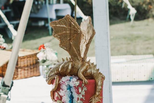 Dragon geode wedding cake