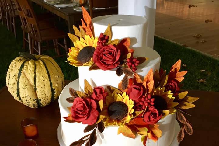 Rustic fall wedding cake