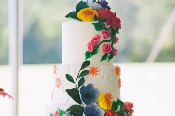 Wild sugar flower wedding cake