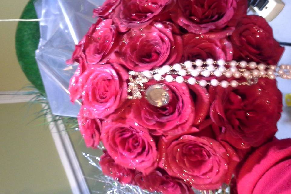 ROUND RED ROSE BOUQUET/ ROSARY TUCKED INSIDE