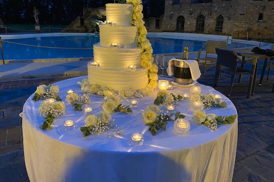Dreamy candlelit cake