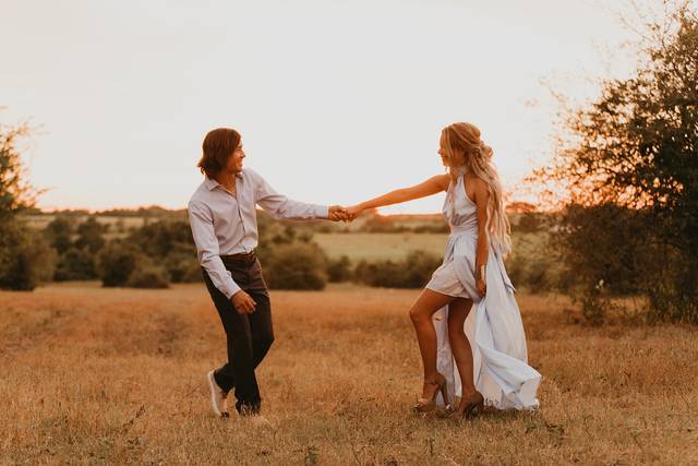 Outdoor Engagement Session