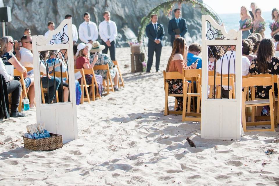Toes in the sand ceremony