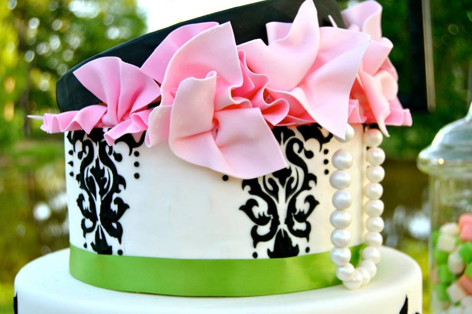 Box Cake with Tissue and Pearls!