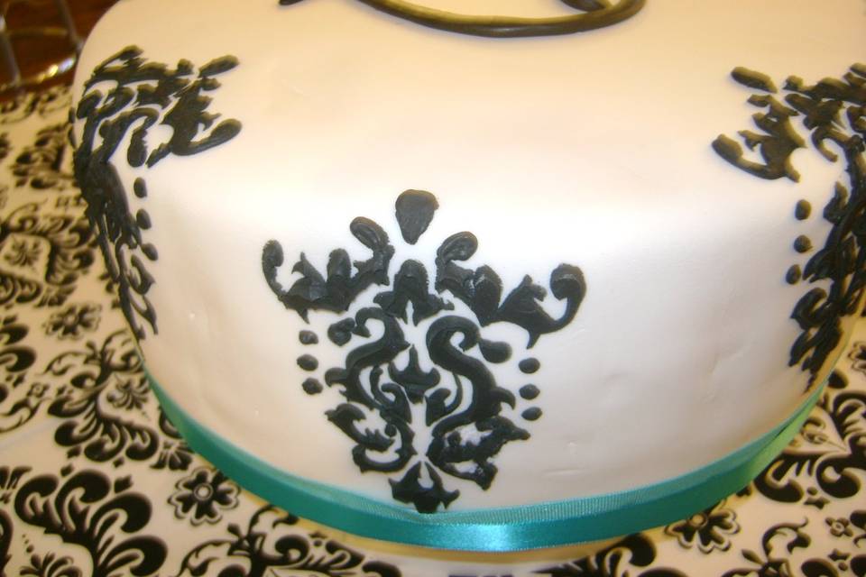 1 Tier Cake with Stenciled Damask Pattern!