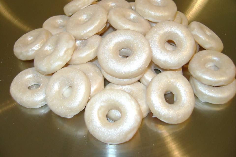 Italian Ring Cookies glazed Ivory and Pearl Dusted