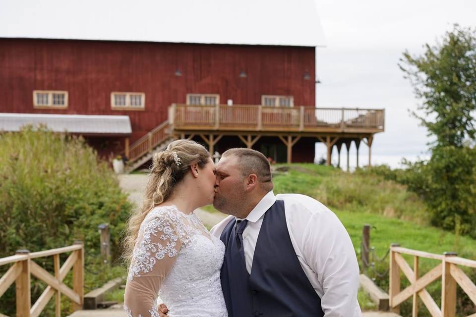 Kiss on the Bridge