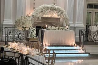 Sweetheart table with floral
