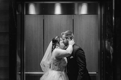 Elevator kiss