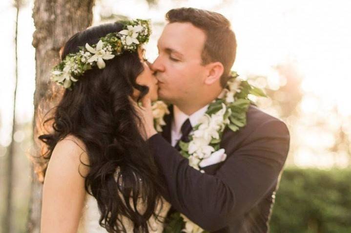 Couple kiss