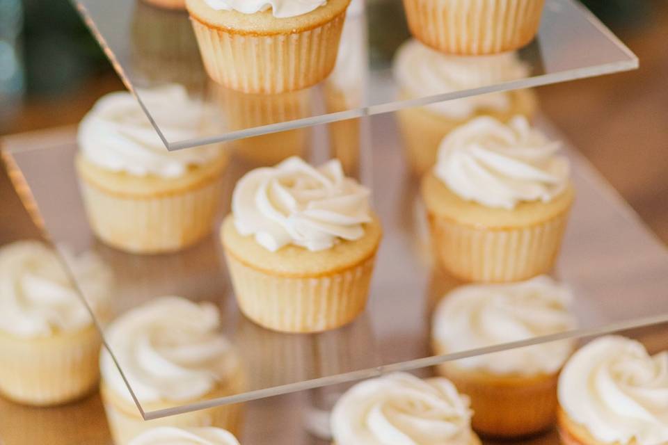 Vanilla Wedding Cupcakes