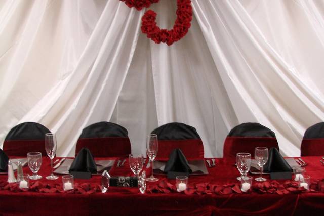 Head table setup
