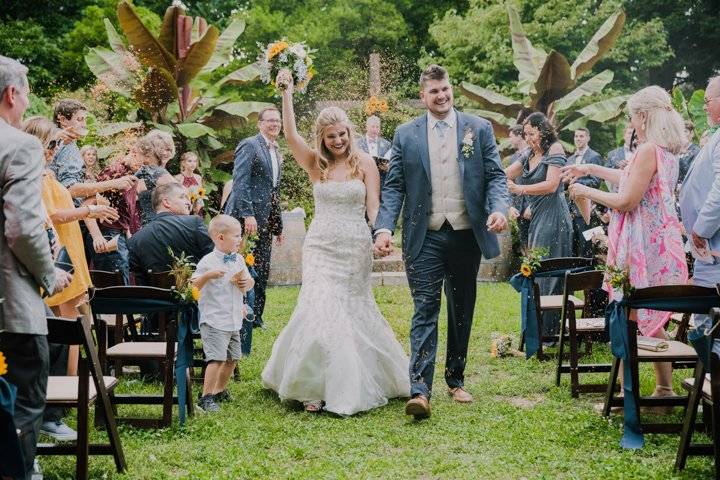 Flower toss wedding