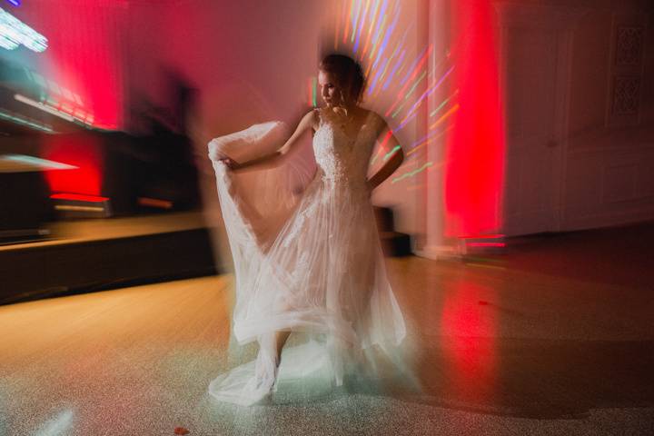 Bride dancing creative